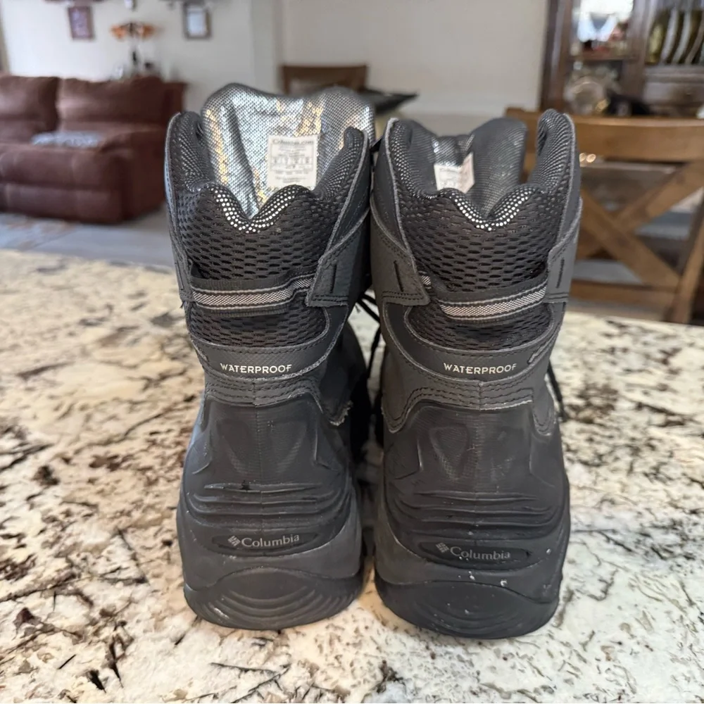 Columbia Men's Omni heat Black high top Trail/hiking Boots size 10